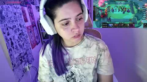 Snapshot of vallolet1_ chatting on 02/12/26, 04:07 Im Violet online show from 02/12/26, 04:07