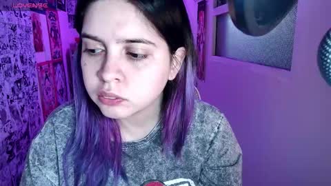 Snapshot of vallolet1_ chatting on 03/09/26, 02:26 Im Violet online show from 03/09/26, 02:26