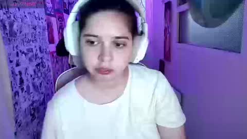 Snapshot of vallolet1_ chatting on 03/12/26, 01:56 Im Violet online show from 03/12/26, 01:56