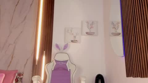 Snapshot of valloletsamar chatting on 09/16/25, 12:06 Vallolet Peach  online show from 09/16/25, 12:06