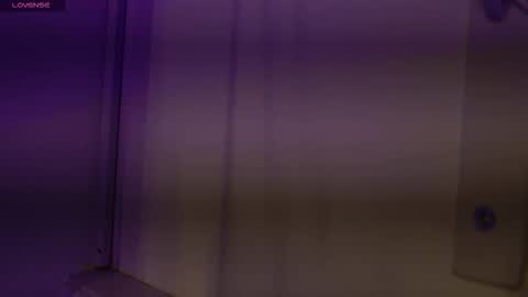 Vallolet Peach  online show from 11/03/25, 05:25