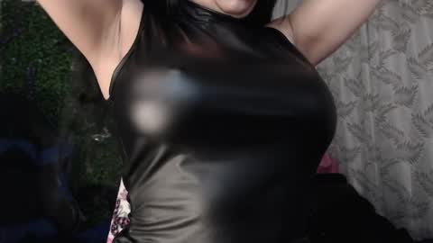 valquiria_sirgun online show from 04/10/26, 11:04