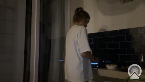 valure_lera online show from 03/02/25, 08:50