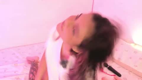 Snapshot of valy_shyness chatting on 10/10/25, 08:30 valy_shyness online show from 10/10/25, 08:30