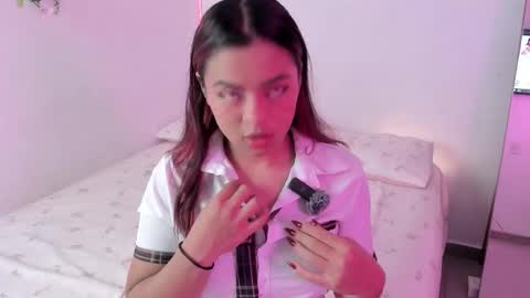 Snapshot of valy_shyness chatting on 11/21/25, 04:00 valy_shyness online show from 11/21/25, 04:00