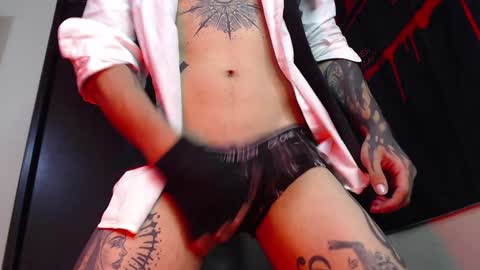 david guzman i model independenthelp me with a thumbs up online show from 02/03/25, 11:47