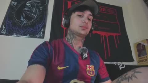 david guzman i model independenthelp me with a thumbs up online show from 09/13/25, 01:27