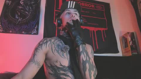 david guzman i model independenthelp me with a thumbs up online show from 09/19/25, 02:57