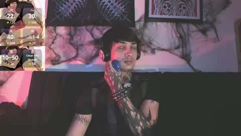 david guzman i model independenthelp me with a thumbs up online show from 10/27/25, 01:09