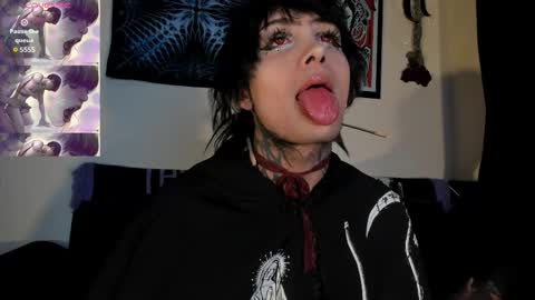 david guzman i model independenthelp me with a thumbs up online show from 02/23/26, 03:15