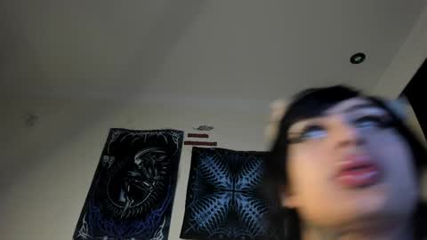 david guzman i model independenthelp me with a thumbs up online show from 03/19/26, 02:37