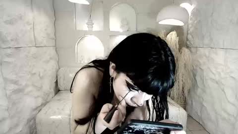 Snapshot of vampkitty_r chatting on 02/08/26, 01:03 vampkitty_r online show from 02/08/26, 01:03