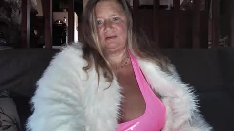 vampwoman online show from 01/02/25, 03:51