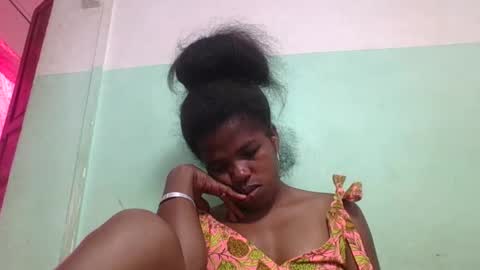 Snapshot of vanafiry chatting on 01/19/25, 12:06 vanafiry online show from 01/19/25, 12:06