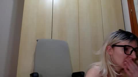 Vanda online show from 01/18/26, 05:00