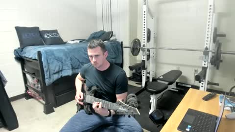 Snapshot of vandal2021 chatting on 01/19/25, 02:47 Vandal2021 online show from 01/19/25, 02:47