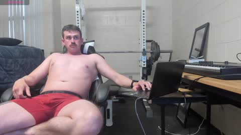 Snapshot of vandal2021 chatting on 02/08/25, 01:00 Vandal2021 online show from 02/08/25, 01:00