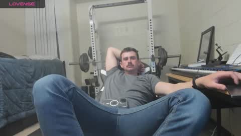 Snapshot of vandal2021 chatting on 02/13/25, 02:45 Vandal2021 online show from 02/13/25, 02:45