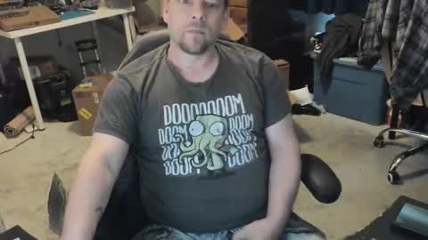 Snapshot of vandonh chatting on 03/18/26, 03:48 vandonh online show from 03/18/26, 03:48