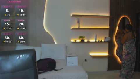 V A N E  online show from 11/11/25, 03:06