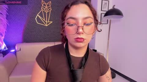 vane_vixen online show from 11/26/25, 03:24