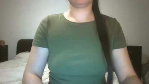 Snapshot of vanesajewel chatting on 03/10/25, 08:45 VanesaJewel online show from 03/10/25, 08:45