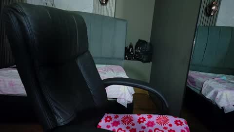 Snapshot of vanessa_7_ chatting on 05/12/26, 11:46 Vanessa online show from 05/12/26, 11:46