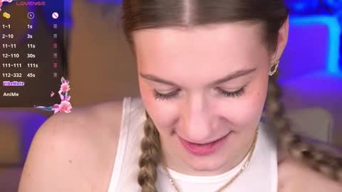 Snapshot of vanessa__lui chatting on 03/10/26, 06:13 Vanessa online show from 03/10/26, 06:13