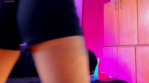 Vanessa online show from 11/06/25, 04:19