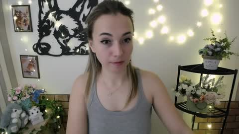 Snapshot of vanessa_joy_ chatting on 04/29/26, 11:03 Vanessa online show from 04/29/26, 11:03