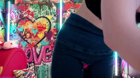 Snapshot of vanessa_love chatting on 01/11/26, 03:50 Vanessa online show from 01/11/26, 03:50