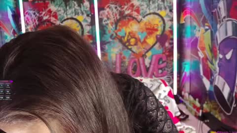 Snapshot of vanessa_love chatting on 03/04/26, 05:41 Vanessa online show from 03/04/26, 05:41