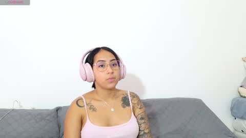 Snapshot of vanessaadol chatting on 07/01/26, 10:50 vanessaadol online show from 07/01/26, 10:50