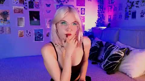 Vanessa online show from 06/17/26, 02:51