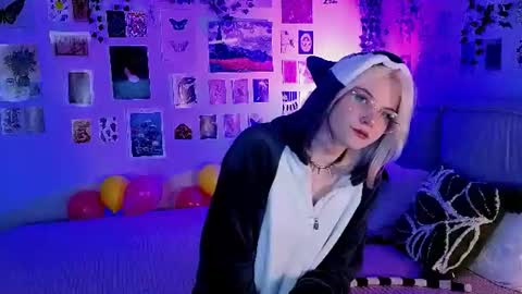 Vanessa online show from 06/18/26, 02:43