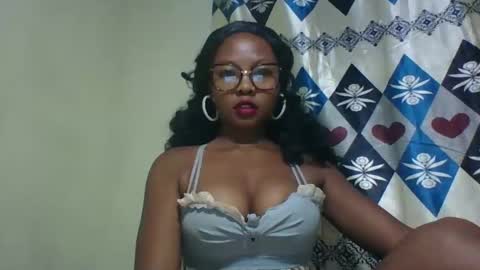 vanessah64 online show from 05/03/26, 12:38
