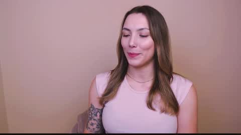 Snapshot of vanessakim_ chatting on 02/07/25, 12:53 Vanessa online show from 02/07/25, 12:53