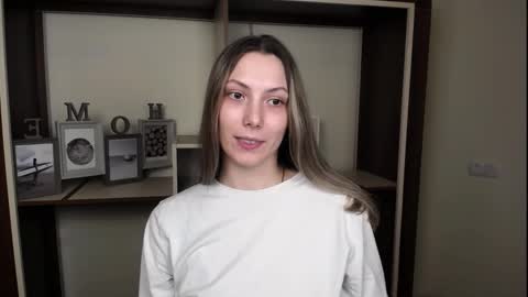 Snapshot of vanessakim_ chatting on 03/01/26, 06:32 Vanessa online show from 03/01/26, 06:32