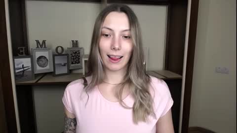 Snapshot of vanessakim_ chatting on 03/03/26, 05:41 Vanessa online show from 03/03/26, 05:41