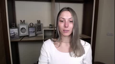 Snapshot of vanessakim_ chatting on 03/04/26, 04:02 Vanessa online show from 03/04/26, 04:02