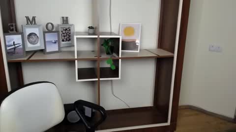 Snapshot of vanessakim_ chatting on 03/10/26, 06:24 Vanessa online show from 03/10/26, 06:24