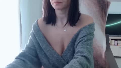 Vanessa online show from 10/23/25, 11:09