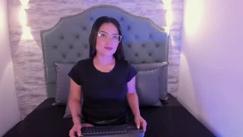 vanessamirren online show from 10/09/25, 02:15