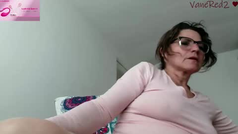 Snapshot of vanessared2 chatting on 05/29/26, 09:13 Vanesared2 online show from 05/29/26, 09:13