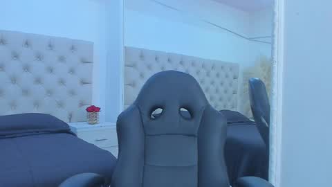 Snapshot of vanessascott_ chatting on 04/23/26, 08:46 vanessascott_ online show from 04/23/26, 08:46