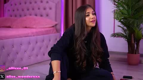 Vanessa Simon online show from 11/02/25, 06:16