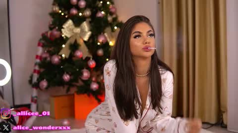 Vanessa Simon online show from 12/18/25, 07:03