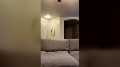 Snapshot of vanessavera02 chatting on 01/06/26, 04:49 vanessavera02 online show from 01/06/26, 04:49