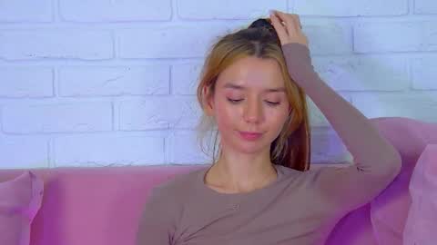 Snapshot of vanessavienne chatting on 02/17/26, 05:15 VanessaVienne online show from 02/17/26, 05:15