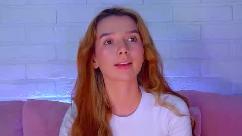 Snapshot of vanessavienne chatting on 03/06/26, 04:03 VanessaVienne online show from 03/06/26, 04:03